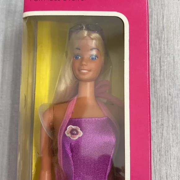 Vintage 1981 Sunsational Malibu Barbie - Picture 2 of 7